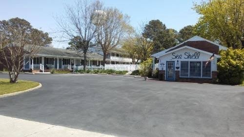 Driveway to the rooms